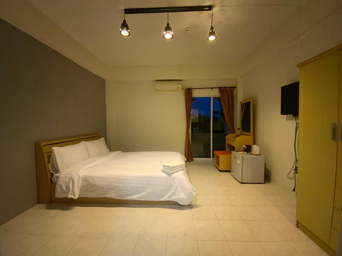 Uh Hostel Банг Саен Экстерьер фото