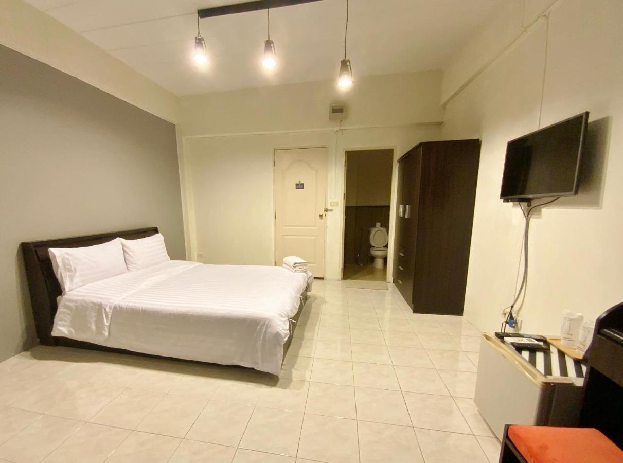 Uh Hostel Банг Саен Экстерьер фото