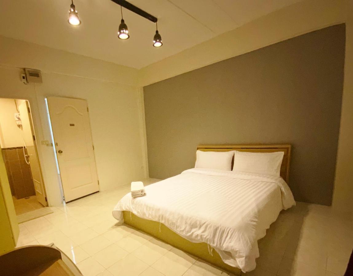 Uh Hostel Банг Саен Экстерьер фото